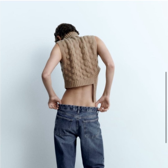 Chunky Knit Turtleneck Sweater Vest - Brown - Picture 4 of 10